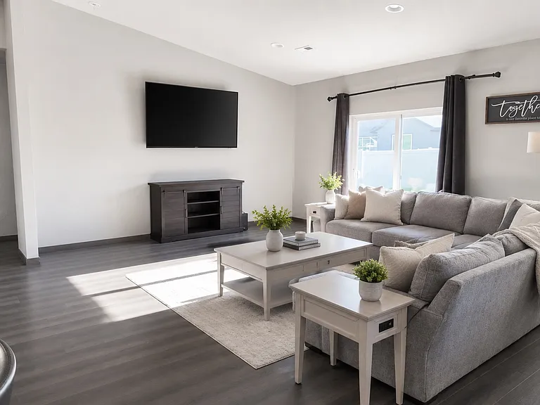 215 N Spindle St — Photo 3
