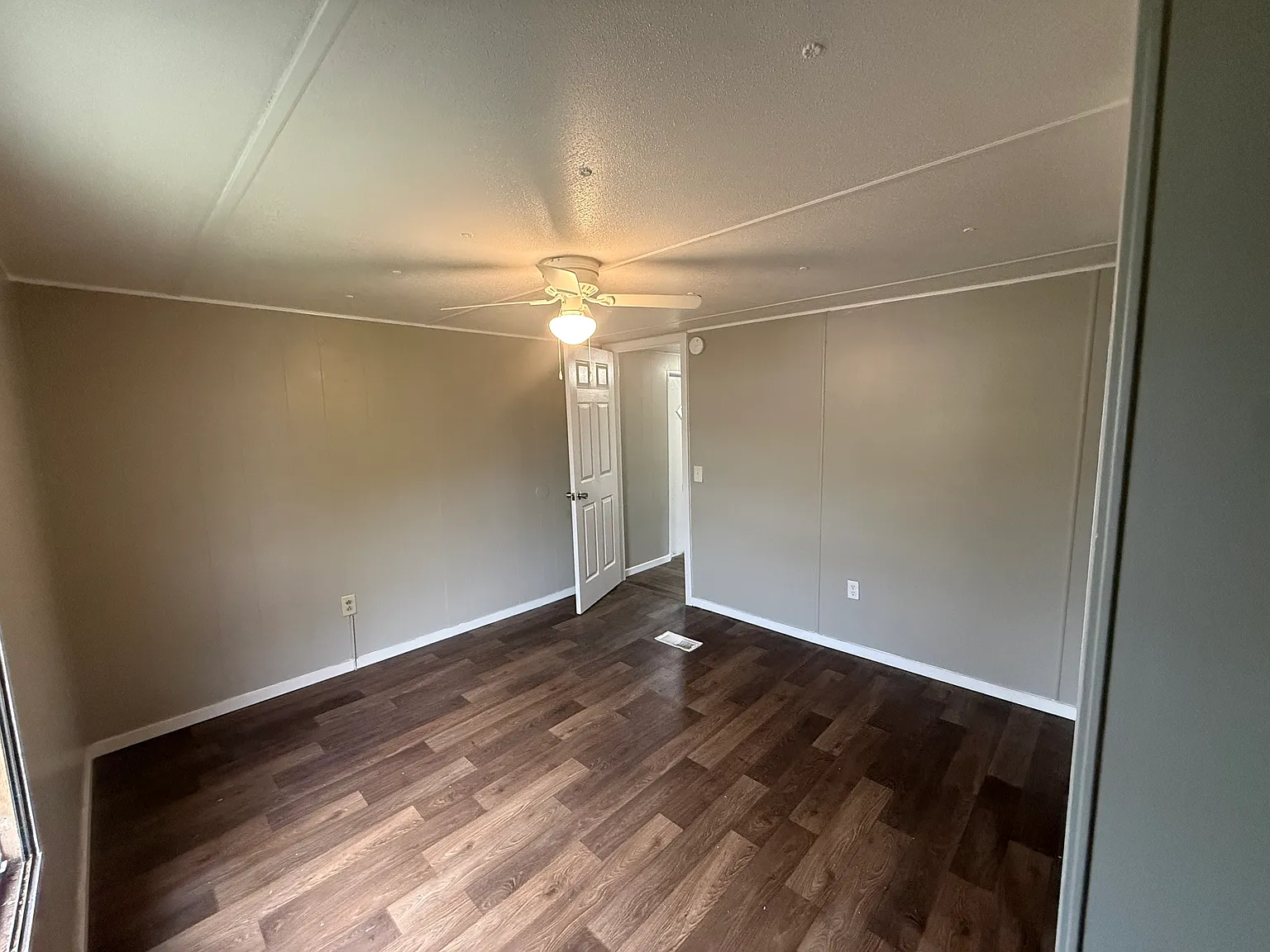 3 bed, $825 — Photo 2