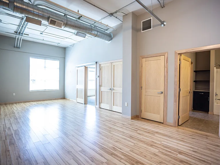 Uptown Exchange Lofts — Photo 9