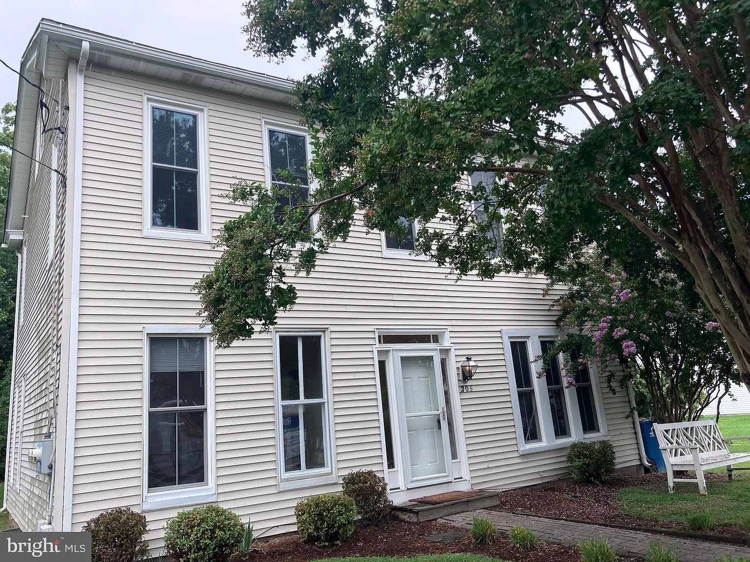 205 Railroad Ave — Photo 1