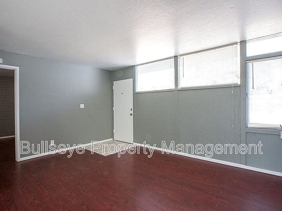 3rd image of 247 S Hobson