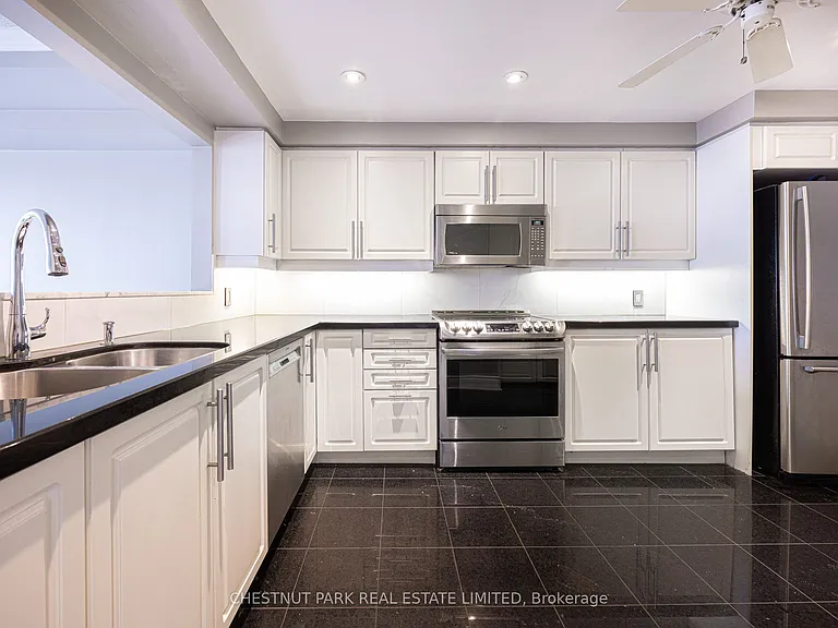 1818 Bayview Ave #607 — Photo 9