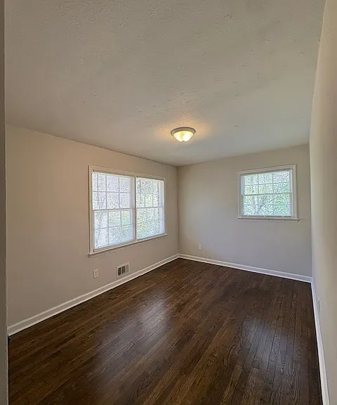 2068 Kenwood Pl SE — Photo 13