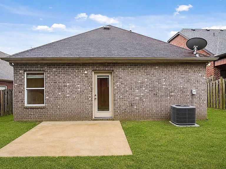 2742 Oxmoor Way — Photo 2