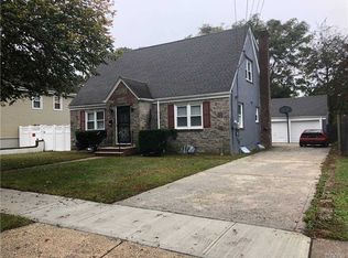 2152 Maple St, Baldwin, NY 11510