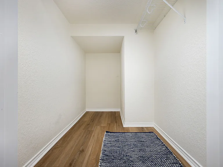7710 Ponderosa Pne — Photo 43
