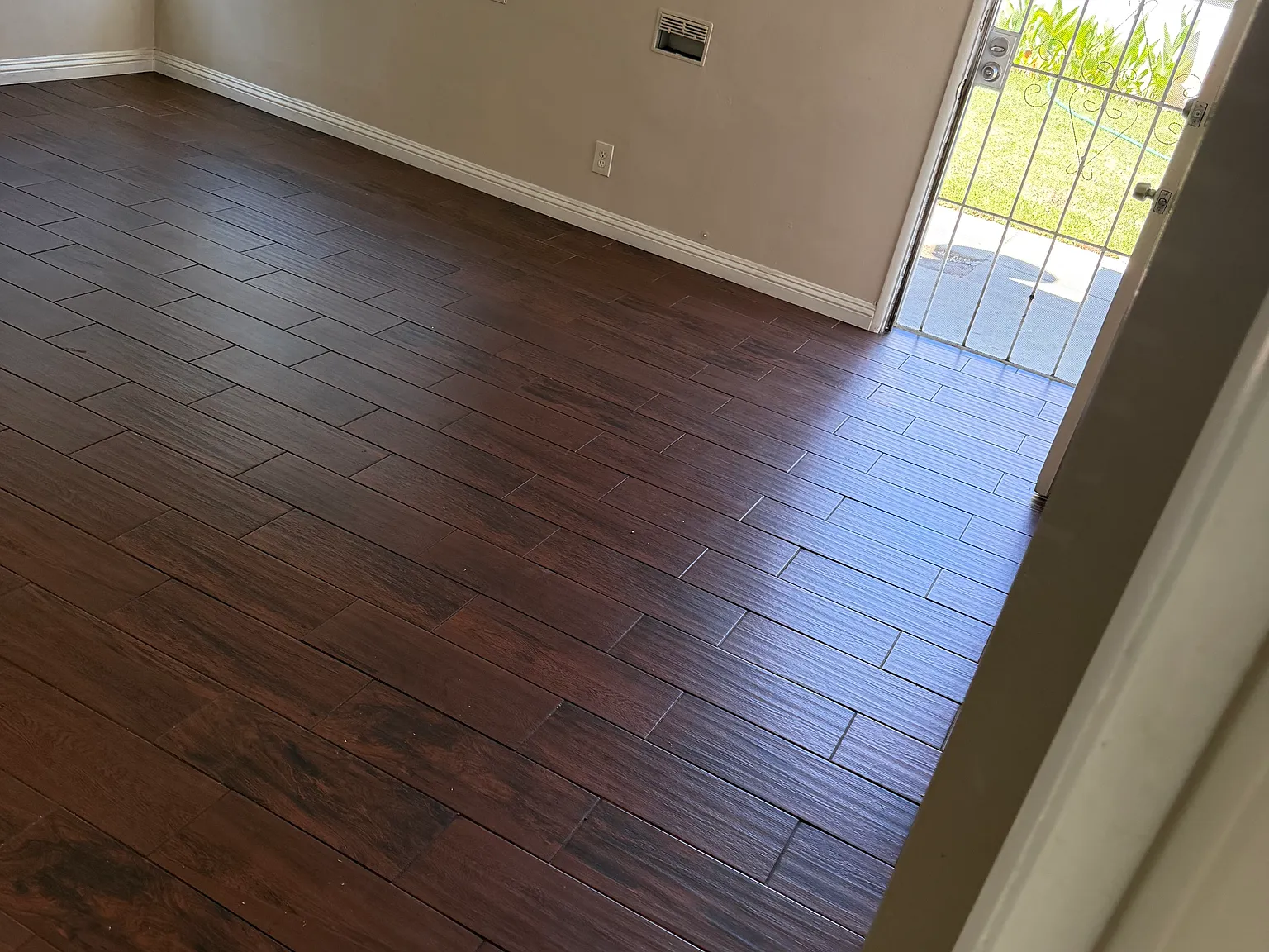 622 N Vine Ave — Photo 3