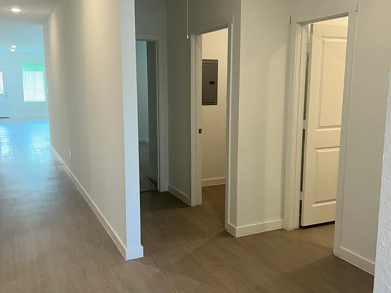 2272 Monument Hl — Photo 4