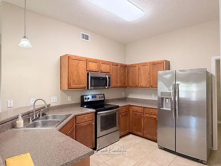 4718 Lemoyne Vis — Photo 5