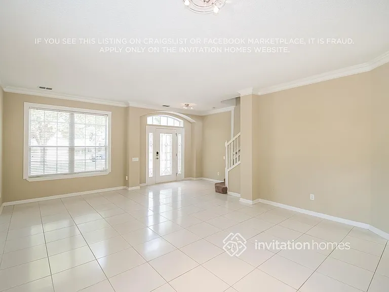 812 Lapoma Way — Photo 4
