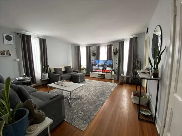 19 Vernon Ave, Newport, RI 02840