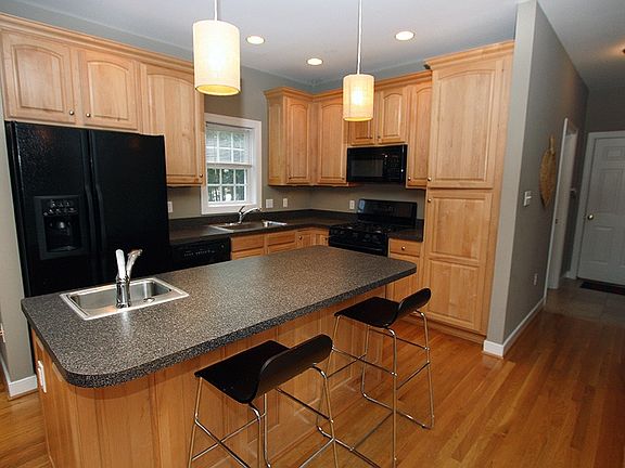 3rd image of 8411 Weldon Dr