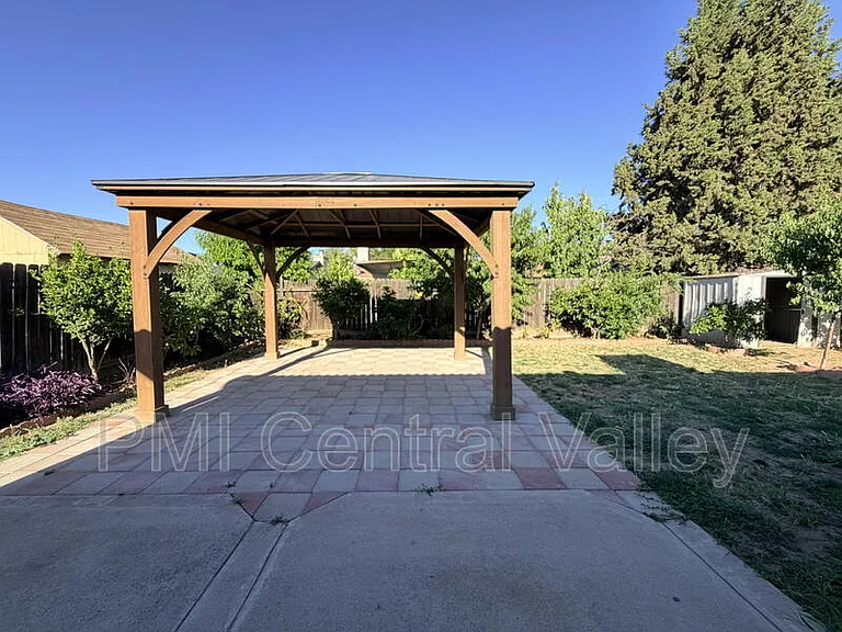 464 Lucas Ct — Photo 27