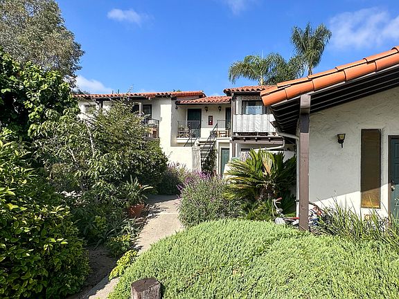 3rd image of 414 W Figueroa St