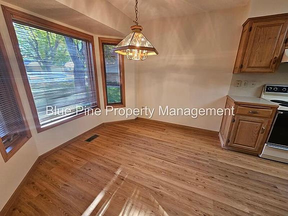 4th image of 2270 Henryanna Ave
