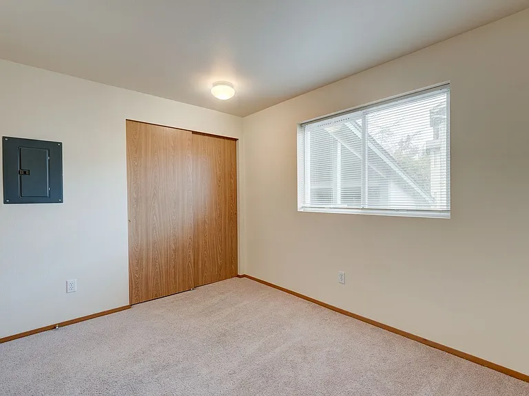 485 SW Bayshore Dr #D303 — Photo 11