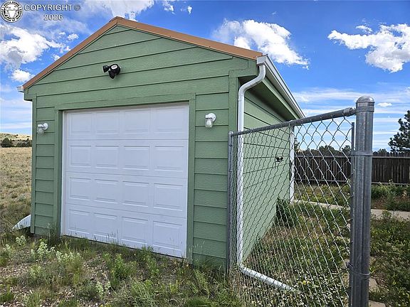 4th image of 1730 Music Mountain Dr