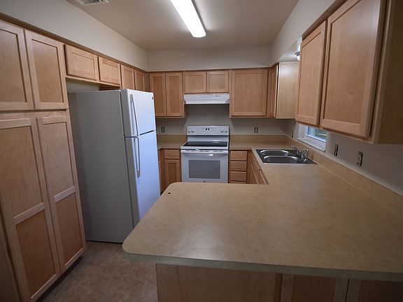 3rd image of 3047 N Windchime Cir
