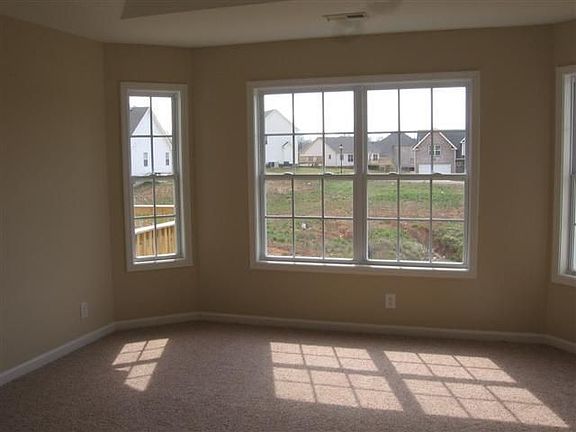 4th image of 148 Buttermere Dr