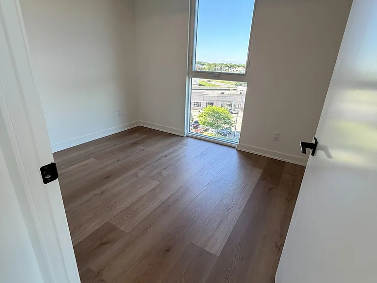 33 Erie Ave #508 — Photo 9