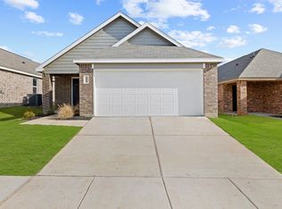 3904 Kings Dr, Ennis, TX 75119