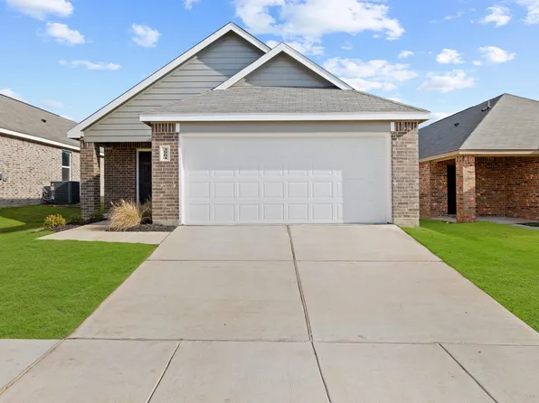 3904 Kings Dr, Ennis, TX 75119