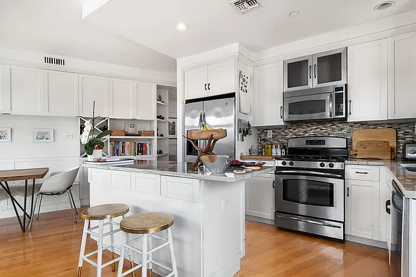 Rented by Compass | media 12