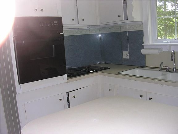 4th image of 284 Harkney Hill Rd