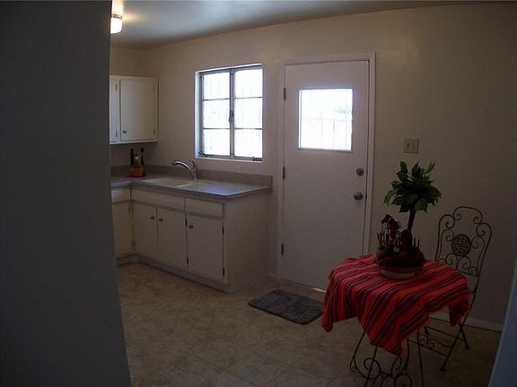 4th image of 10320 Newcastle Dr