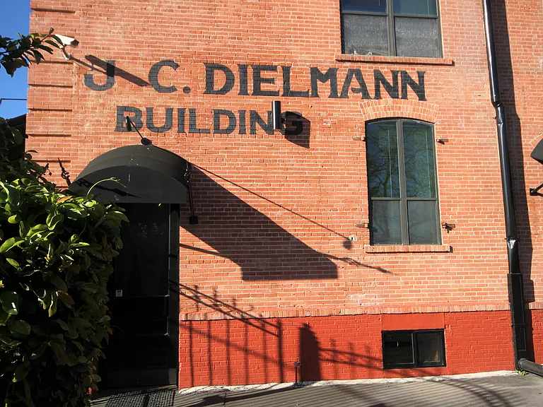 710 S Medina #203 — Photo 8