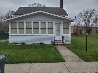 14 Franklin St, Hartford, MI 49057