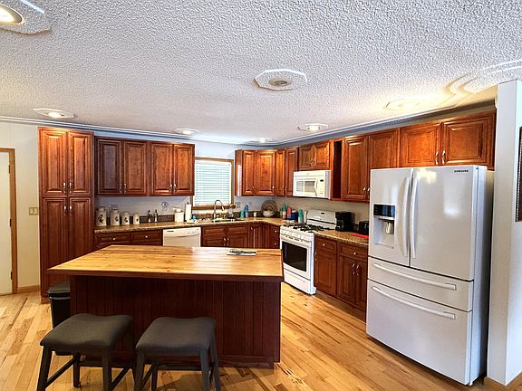 4th image of 110 Saddle Ridge Dr