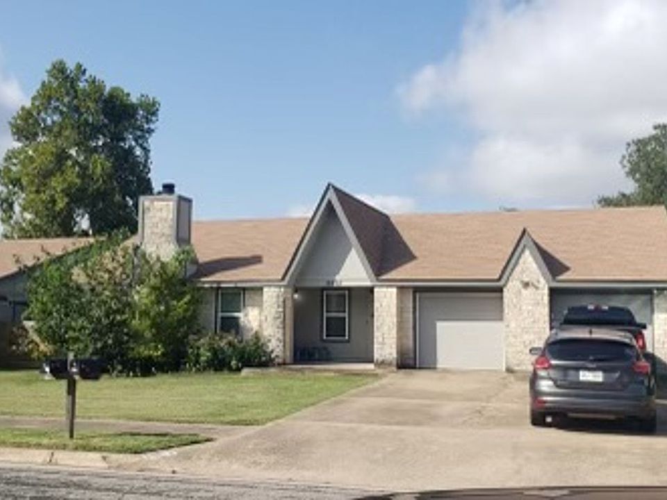 1st image of 8801 Pineridge Dr #B