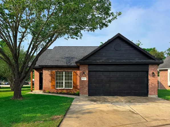 231 Elizabeth Ln, Sealy, TX 77474