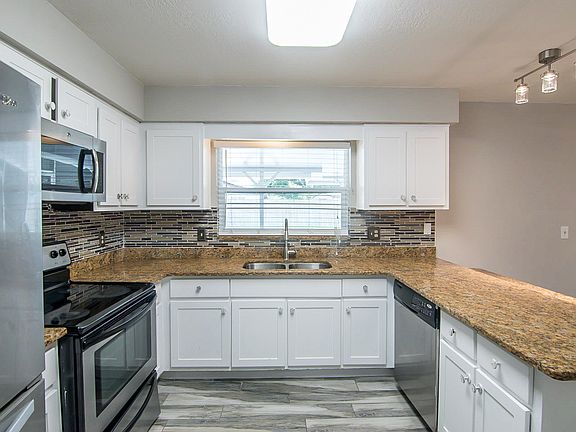 2nd image of 1007 Bradford Dr