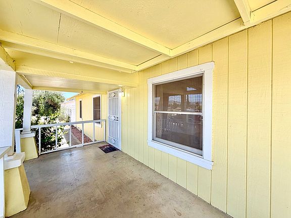 4th image of 41861 Acacia Ave