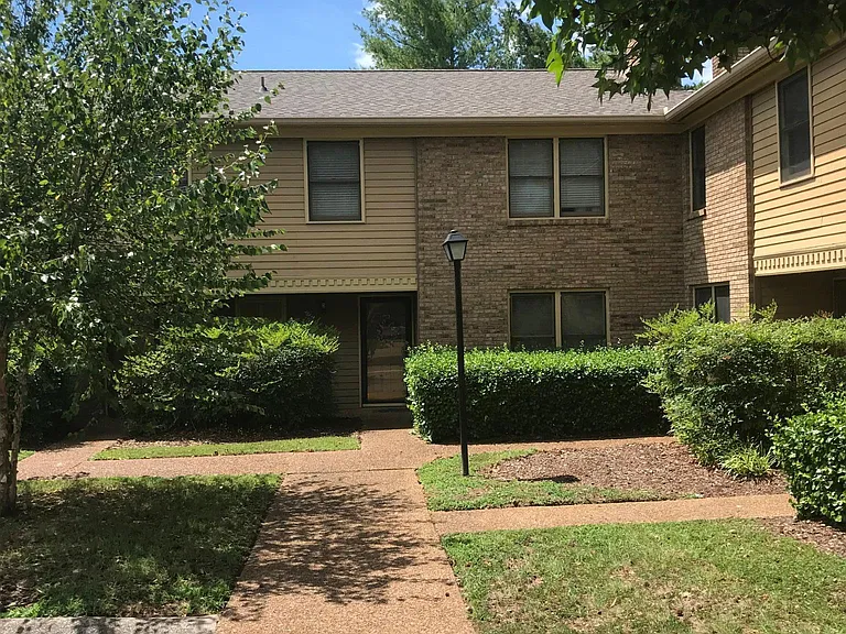 219 Westfield Dr — Photo 1