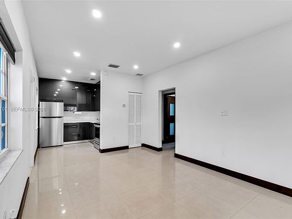 4th image of 8335 E Crespi Blvd #4