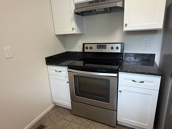 4th image of 12 Ivy Ct