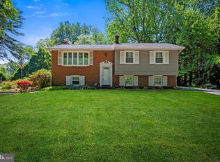 385 N Shore Rd, Pasadena, MD 21122