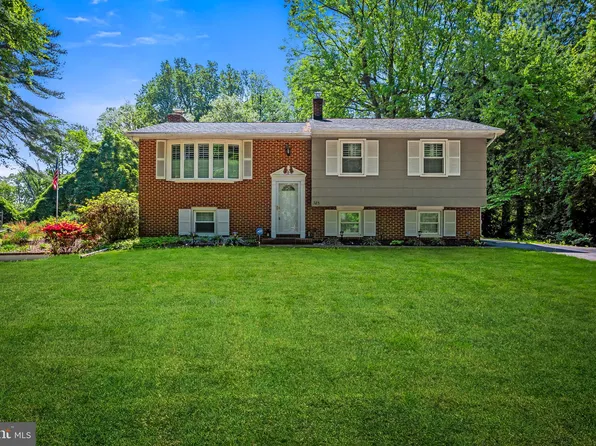 385 N Shore Rd, Pasadena, MD 21122