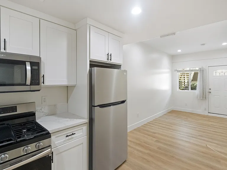 640 Imperial Ave #12 — Photo 9