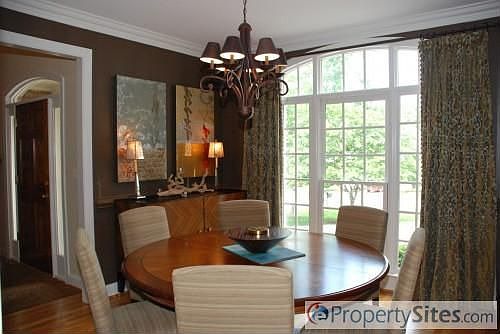 5th image of 2439 N Beech Ln