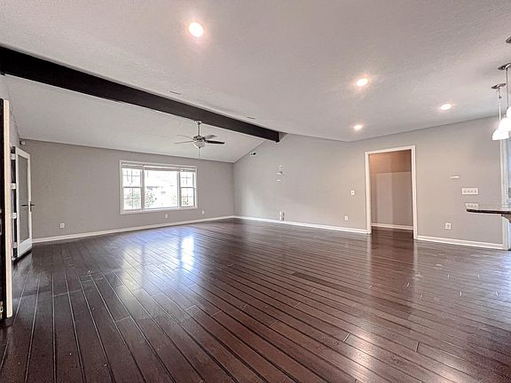 4th image of 1006 Forestbrook Rd.