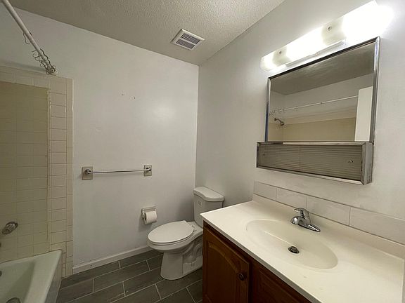 4th image of 3512-3514 S Lynn St
