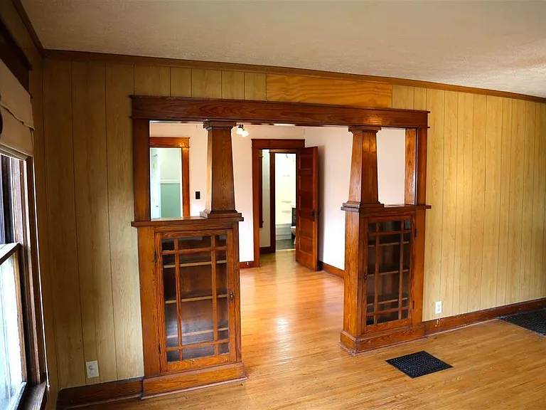 1435 N Kinser Pike — Photo 10