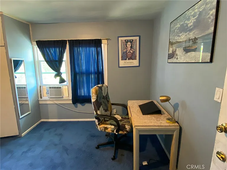 2707 S La Salle Ave #2 — Photo 7