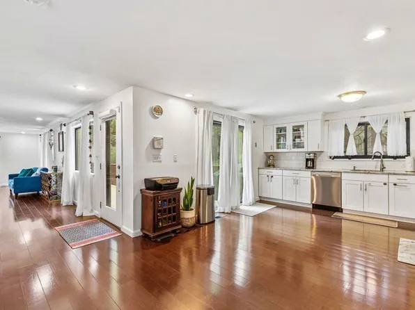 60 E Bluff Rd #60, Ashland, MA 01721