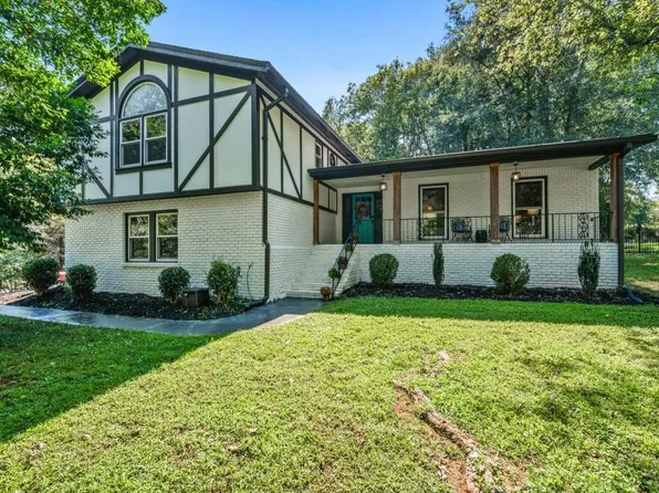 375 Jade Cove Dr, Roswell, GA 30075