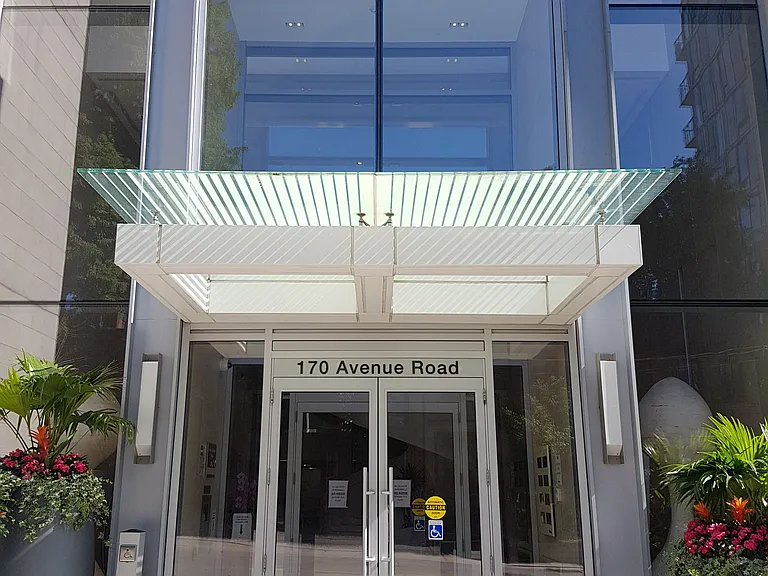 170 Avenue Rd #405 — Photo 2